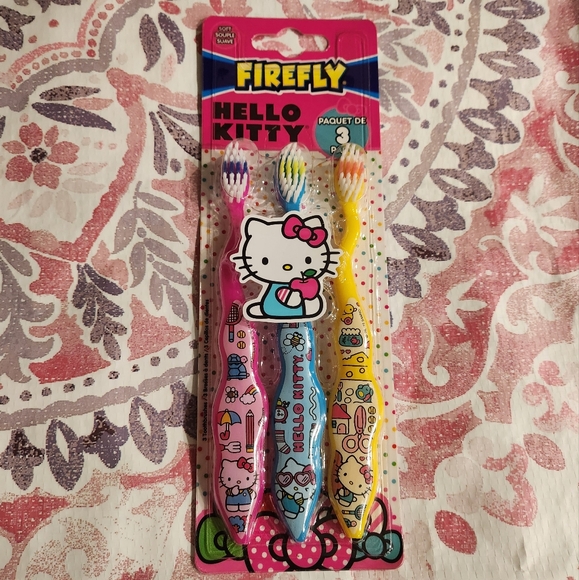 4 Piece Sanrio Hello Kitty 1 Toothbrush case holder 3 Kids Toothbrushes Soft NWT - Picture 6 of 9